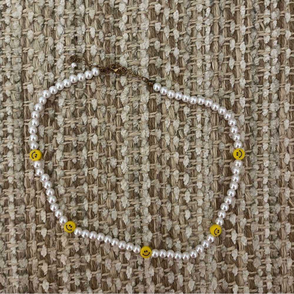 Smile Pearl Necklace